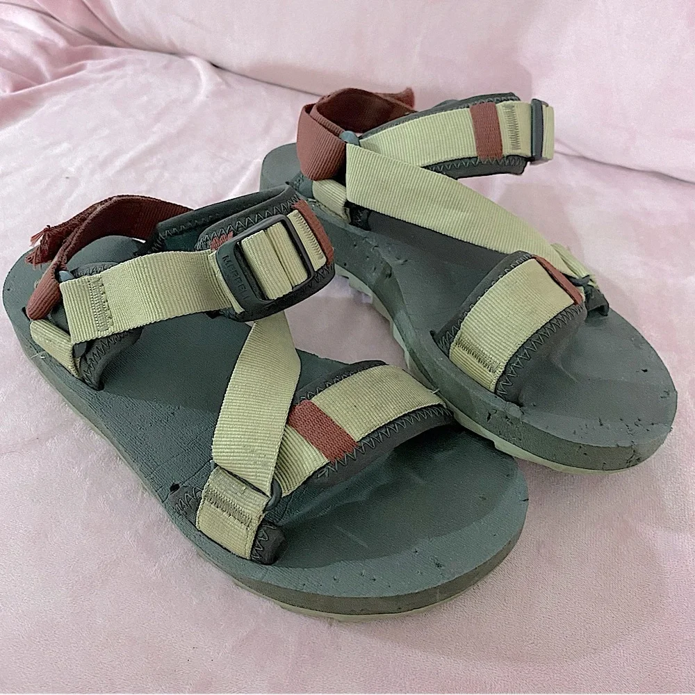 Merrel Men’s Alpine Strap Sandals Size 7 Athletic River Water Hiking with Flaws